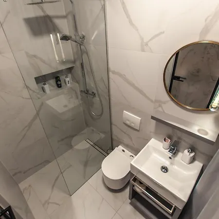 Divine Nest Apartment *